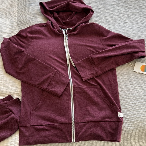NWT Vuori Hoodie and Jogger Set - Picture 2 of 7